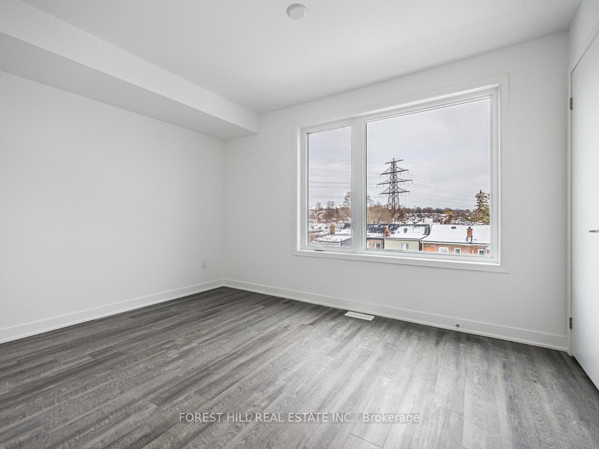40 Ed Clark Gardens Unit 2 photo 21