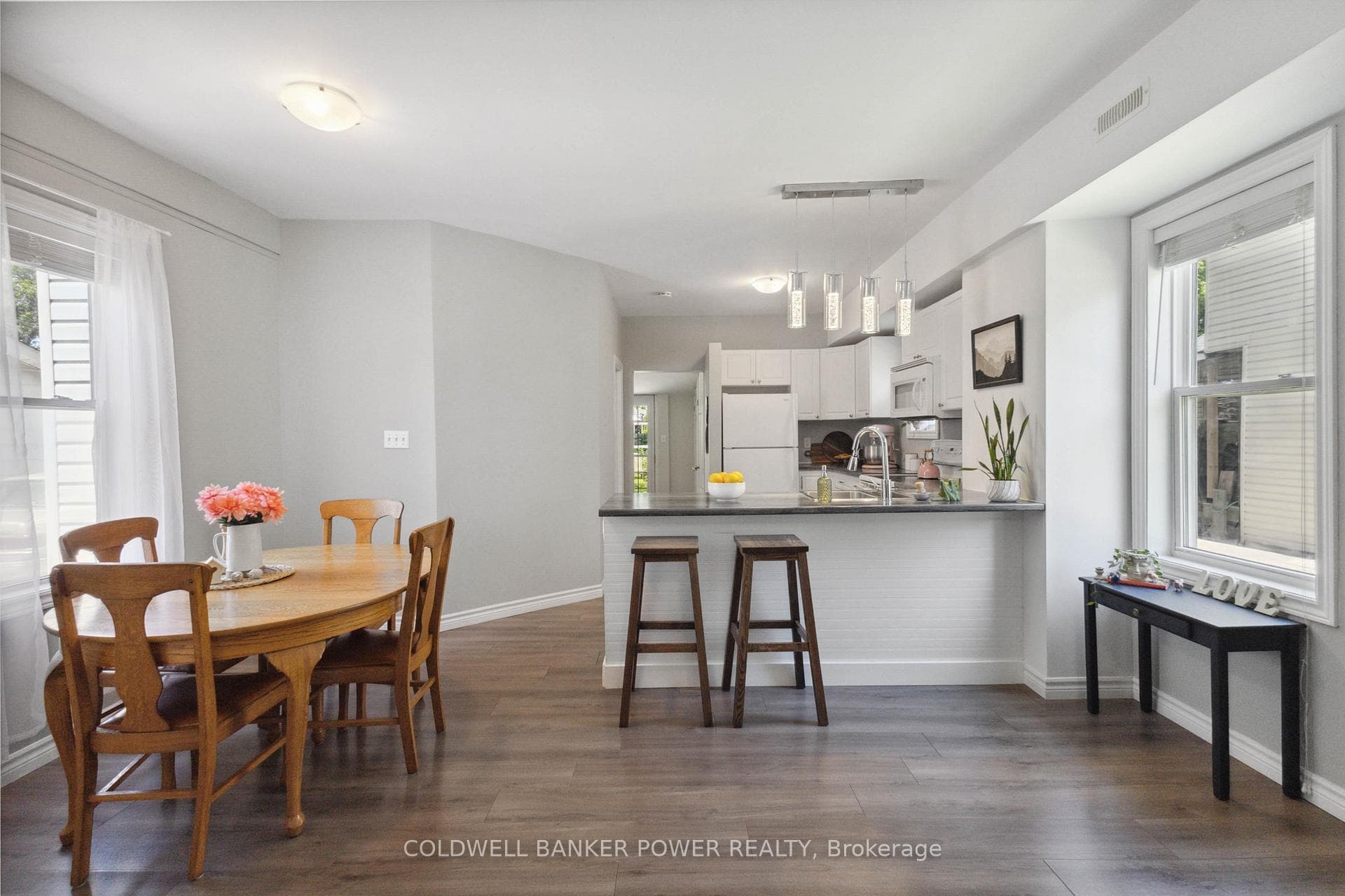 86 FOREST Avenue photo 10