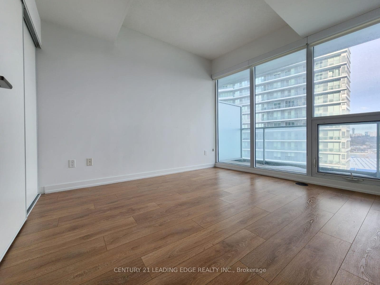 115 Mcmahon Drive Unit 709 photo 15