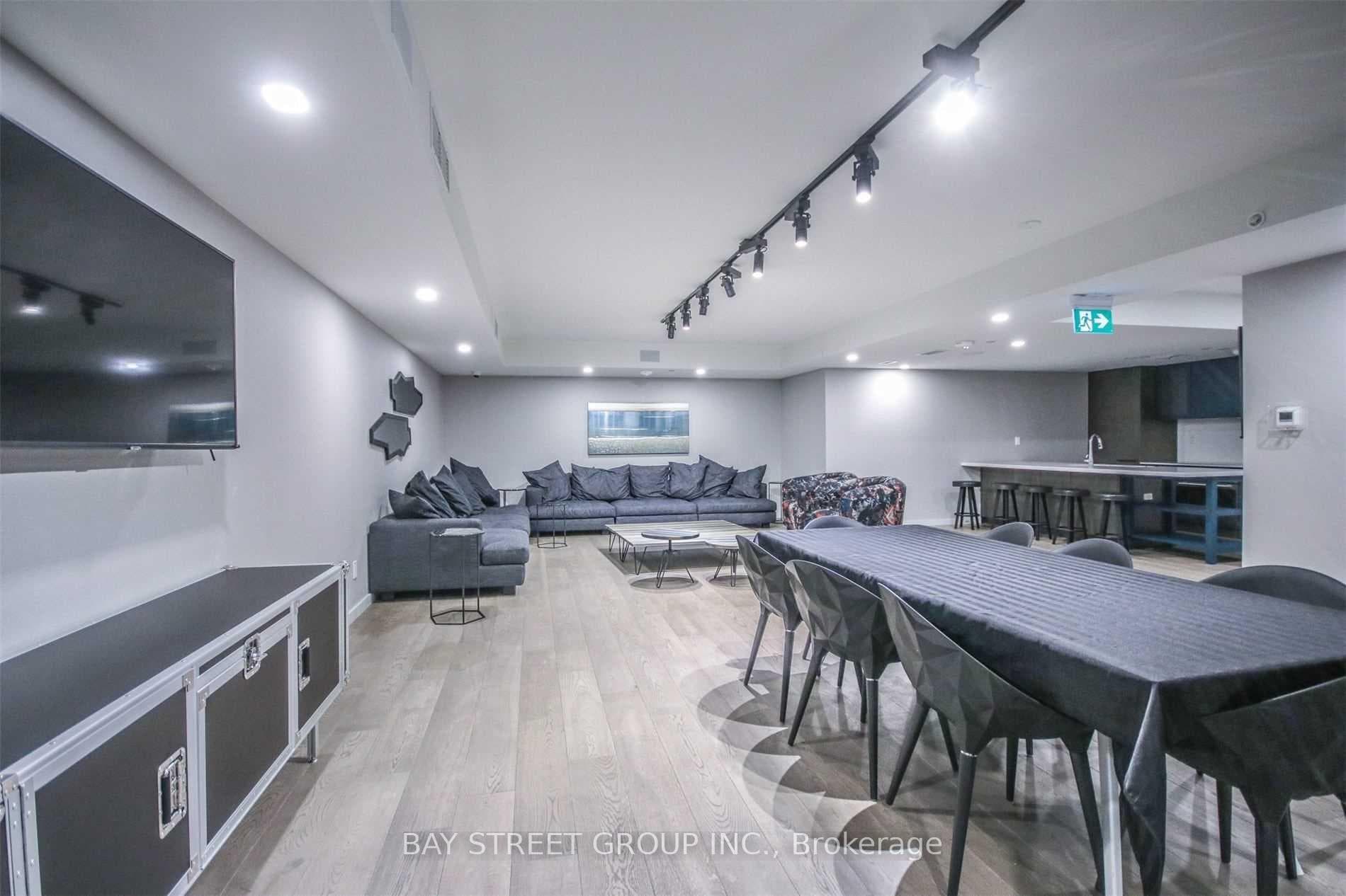 28 Wellesley Street Unit 412 photo 17
