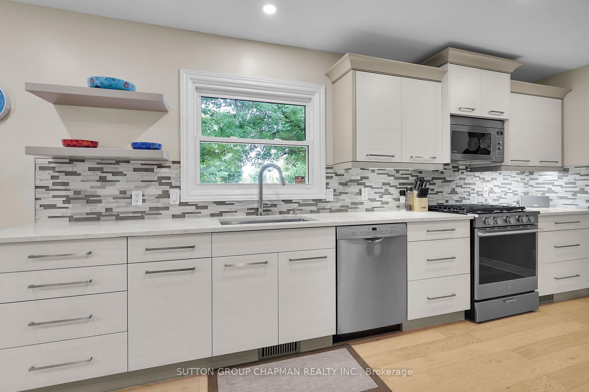 66 Naomee Crescent photo 16