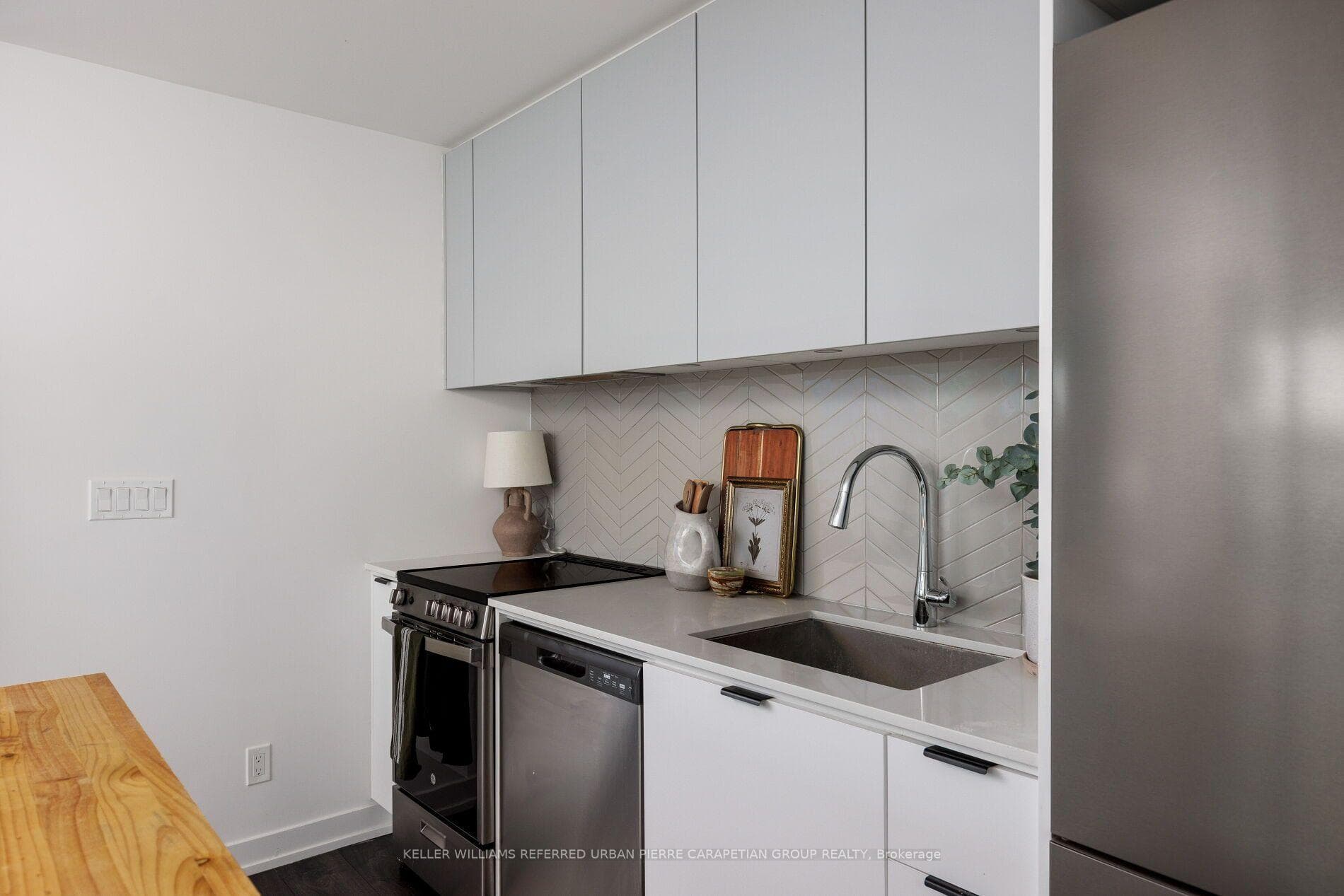 57 Brock Avenue Unit 312 photo 15