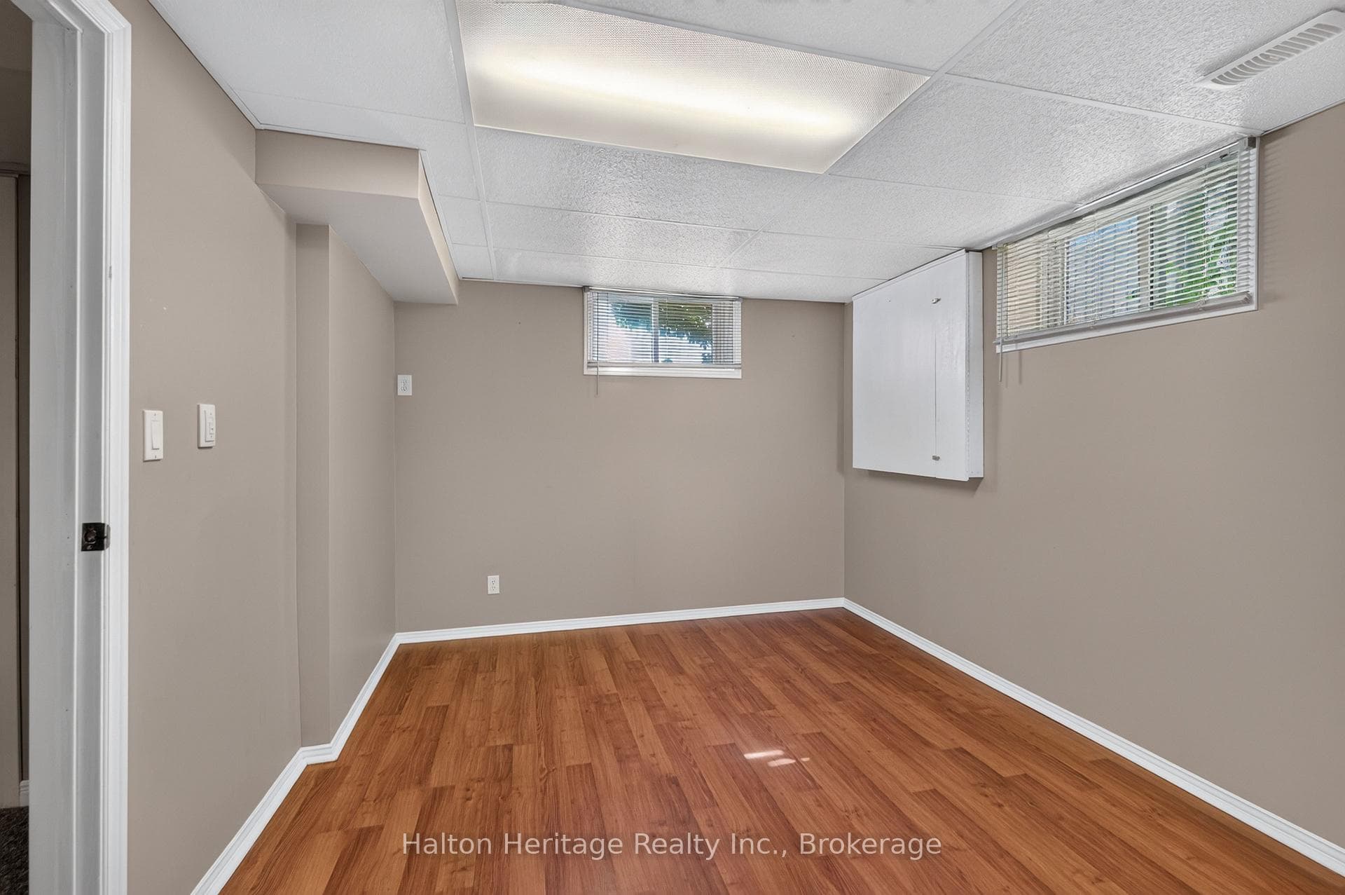 400 Eaglewood Drive photo 16