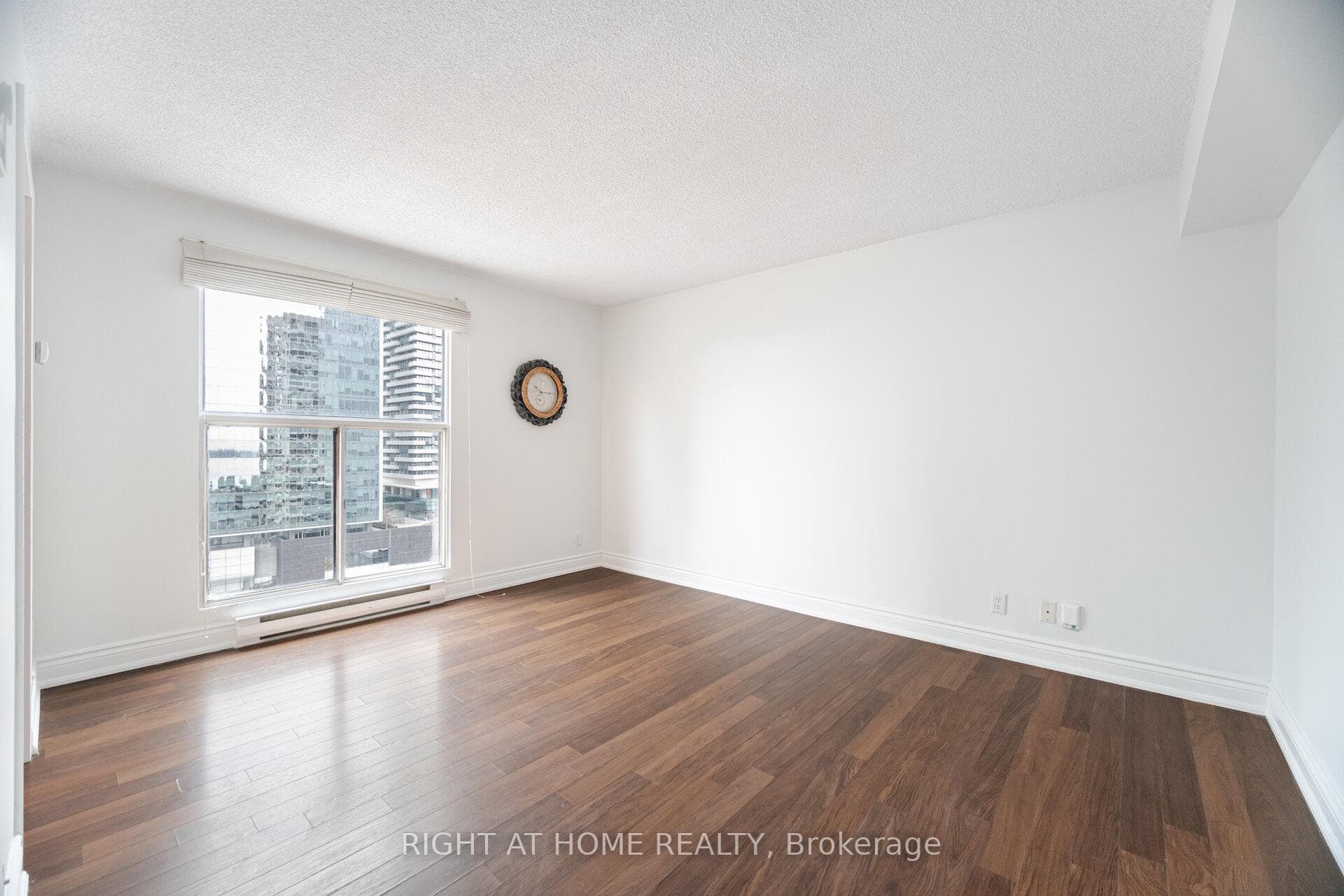 77 Harbour Square Unit 1812 photo 24