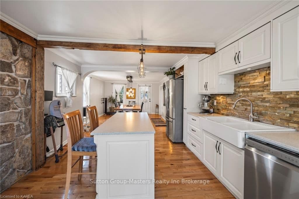 2231 WELLINGTON Street photo 19
