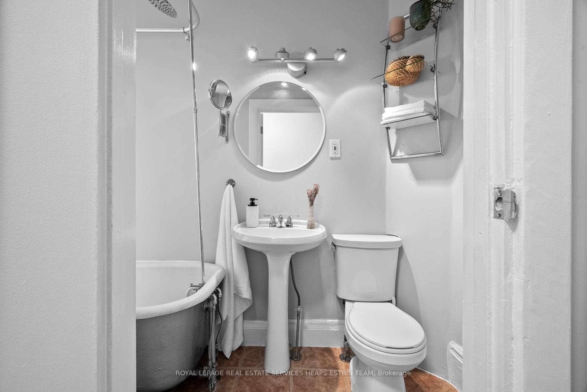 207 Dovercourt Road photo 18