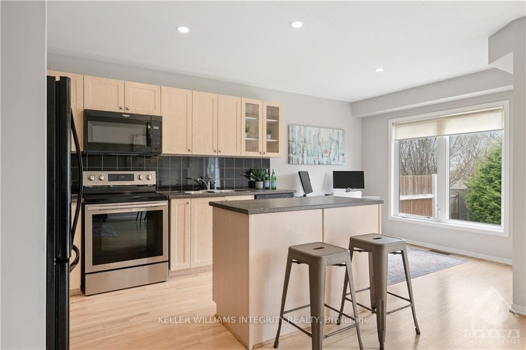 346 HILLSBORO photo 8
