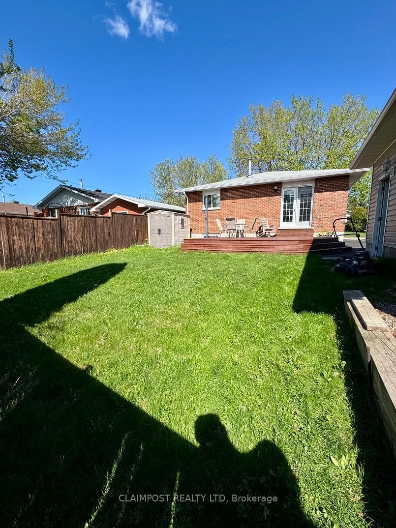 141 Rose Marie Crescent photo 28