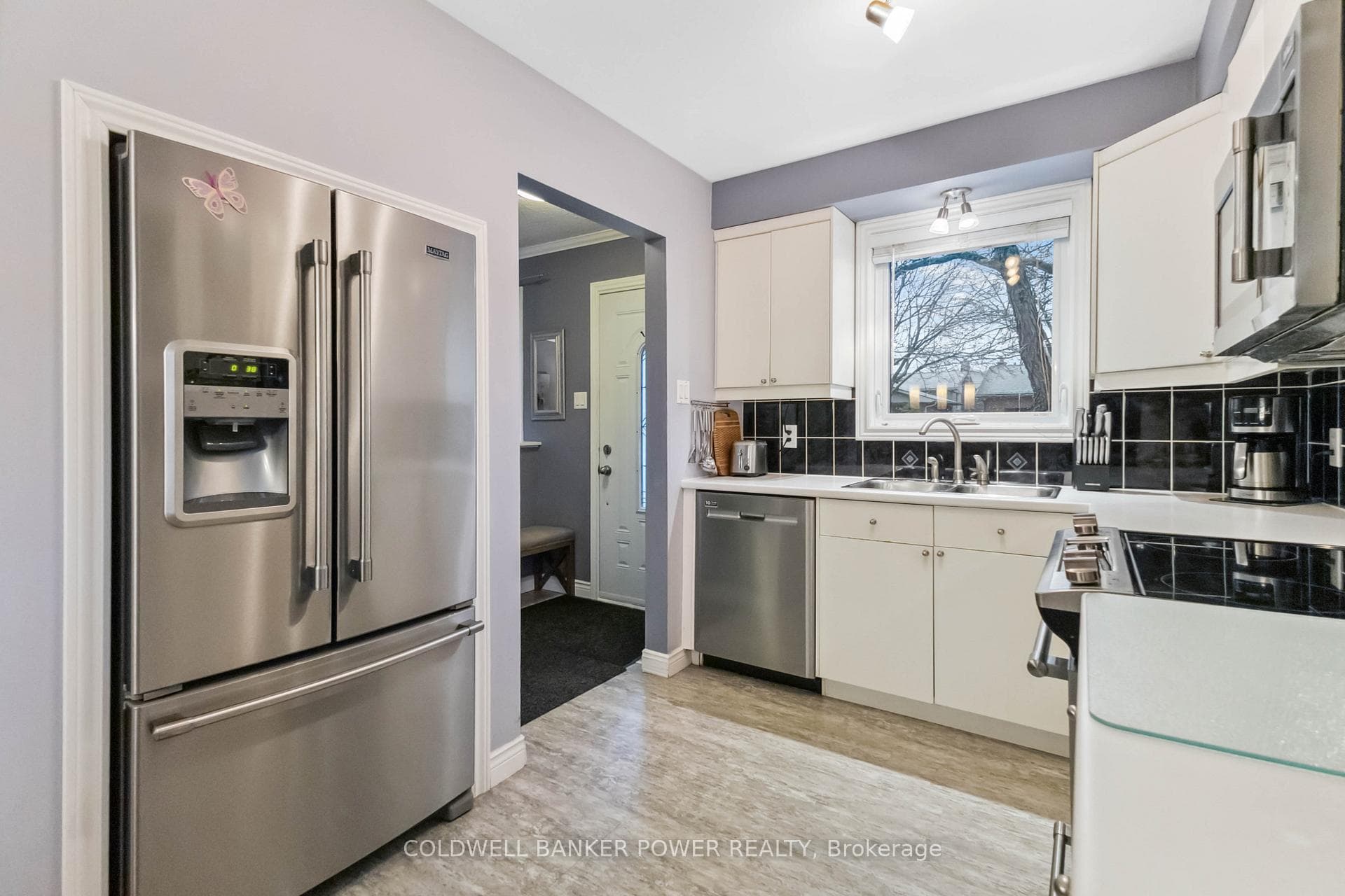 362 HIGHVIEW Crescent photo 16