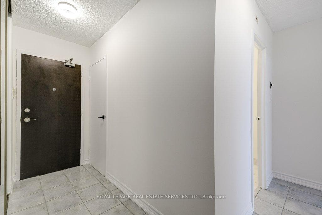 212 Kerr Street Unit 907 photo 8