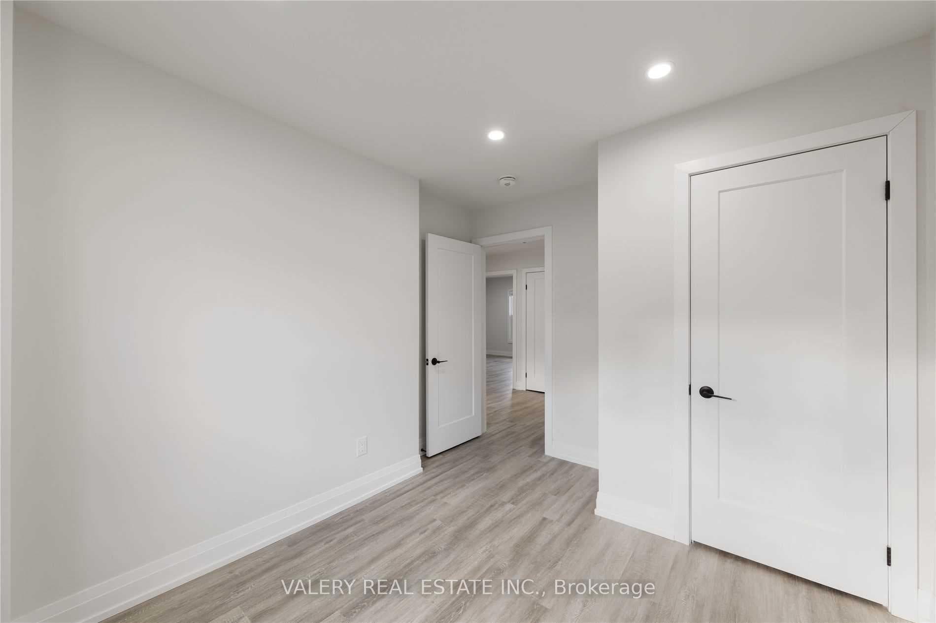 5 Maplewood Avenue Unit 2 photo 18
