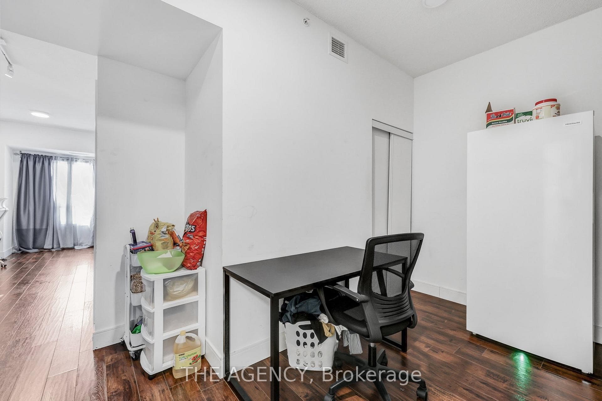 1 Wellington Street Unit 501 photo 15