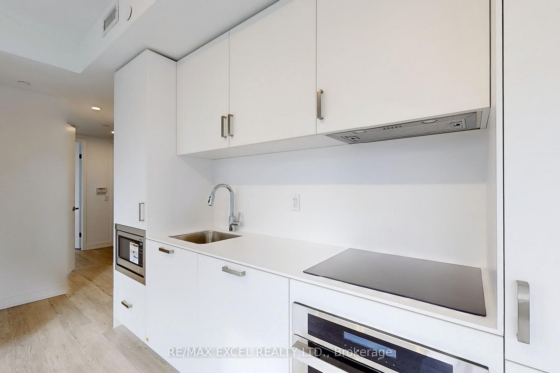 88 Queen Street Unit 1710 photo 17