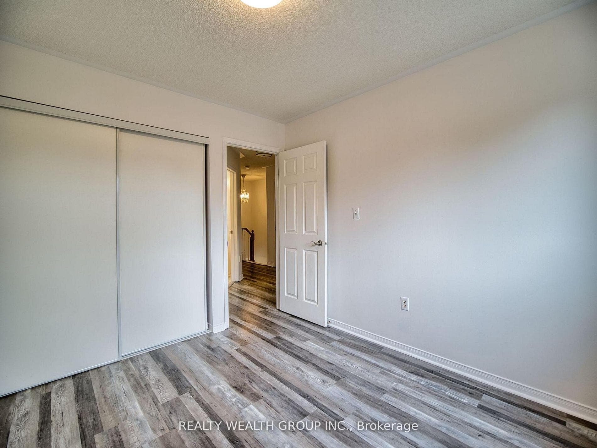 11 Birchcliffe Drive photo 31