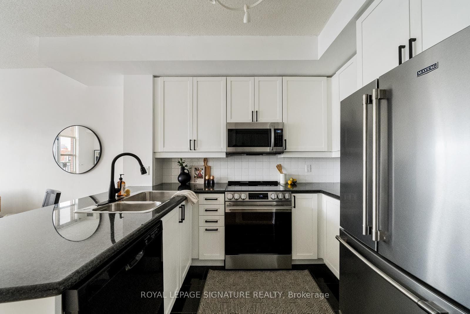 901 Queen Street Unit PH 612 photo 3