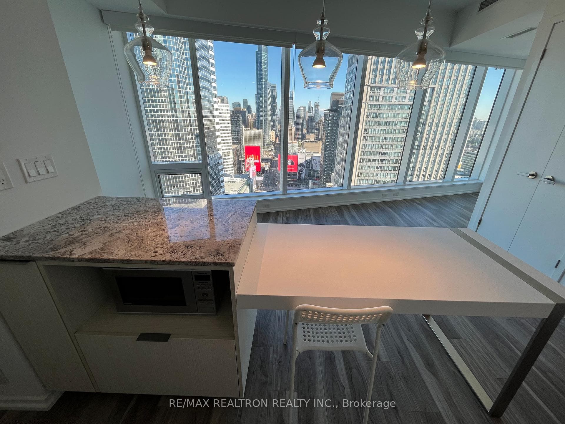 197 Yonge Street Unit 3113 photo 24