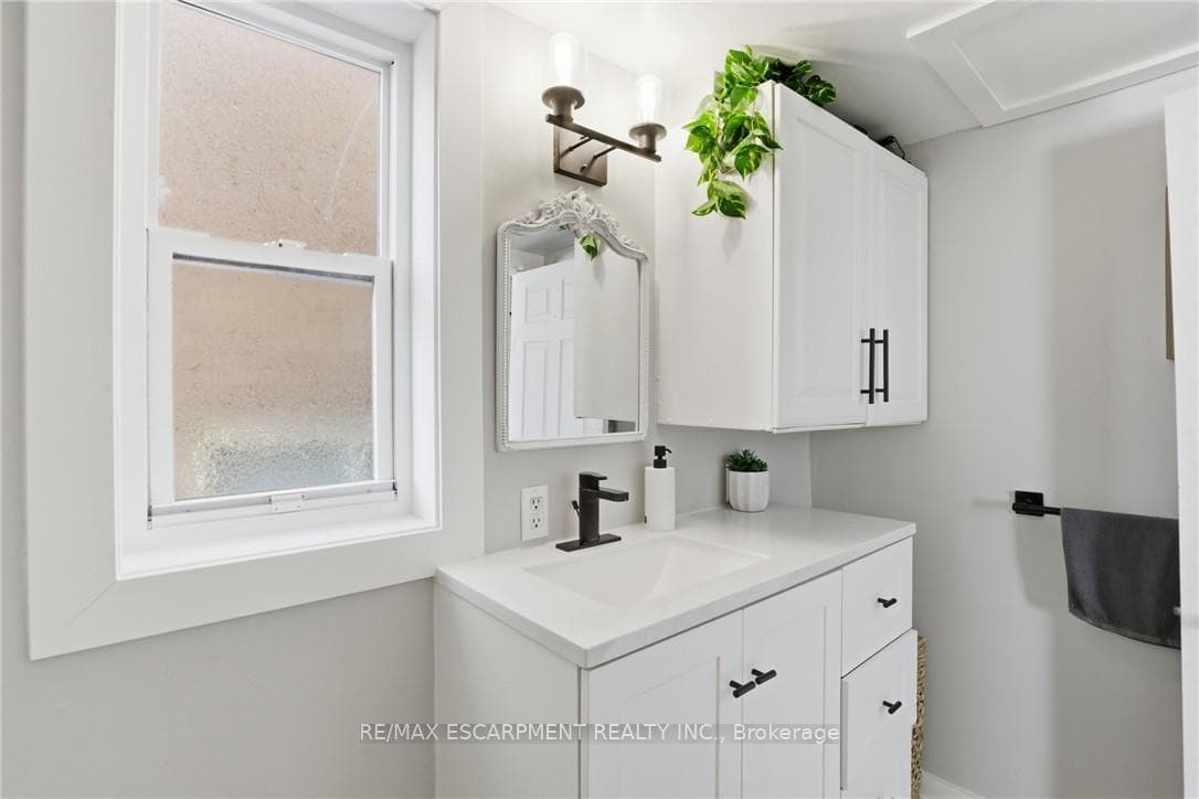 25 Delena Avenue photo 13