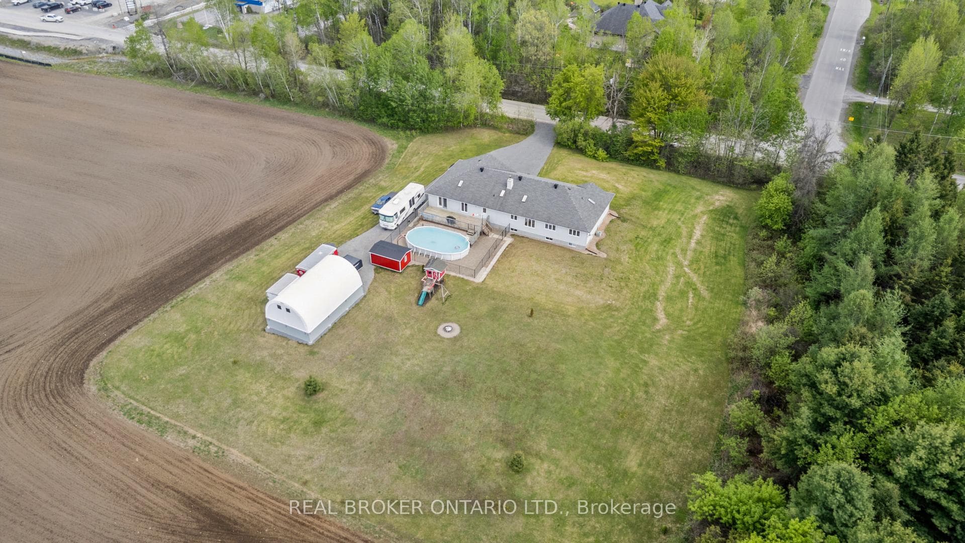 6451 Ottawa Street photo 46