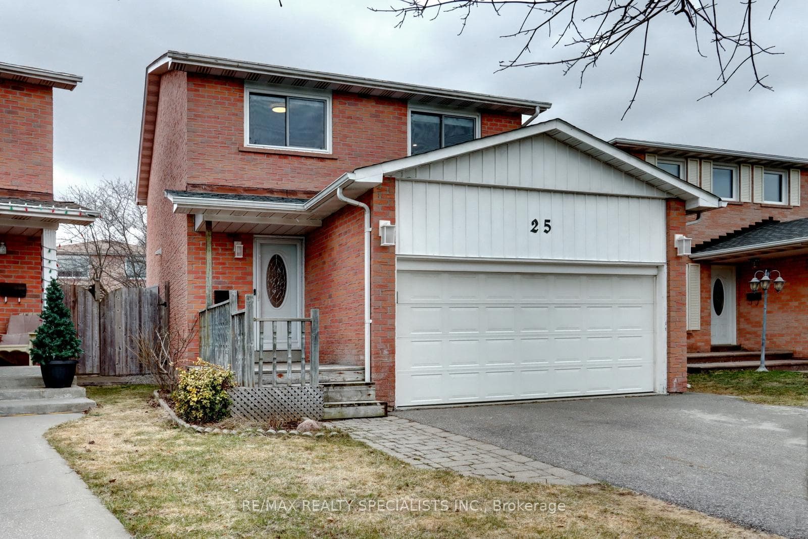 25 Rushmore Crescent photo 3