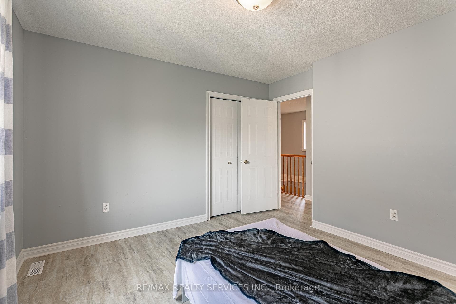 829 Oakcrossing Road photo 36