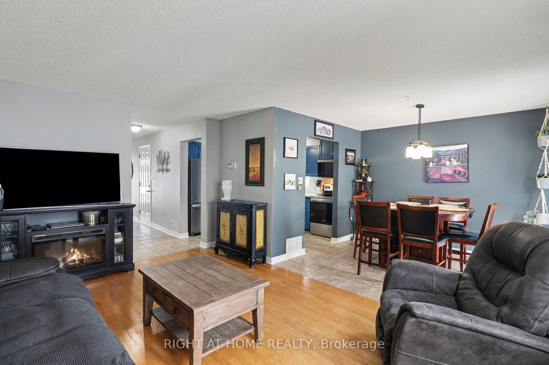 1050 Trillium Place photo 9