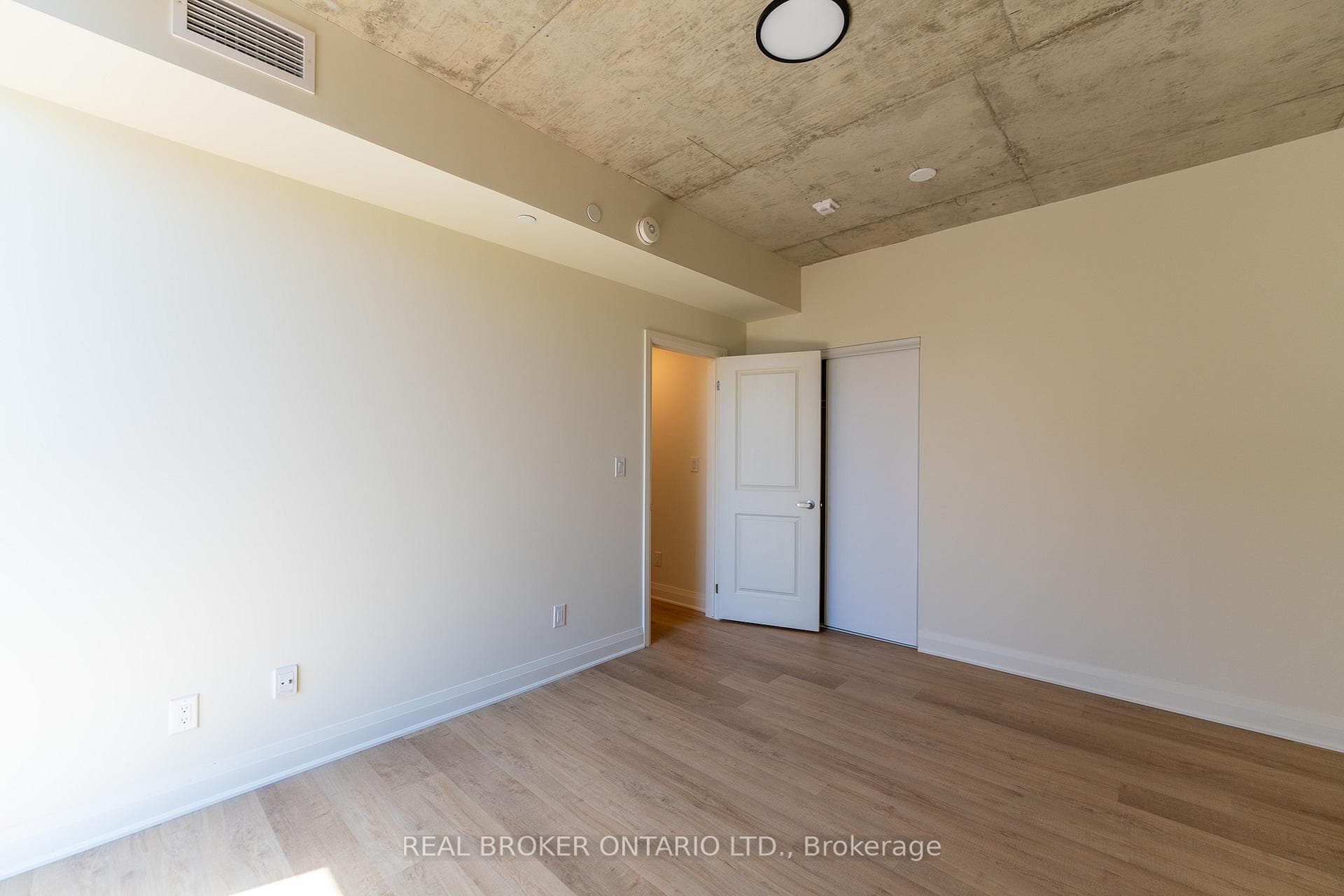 11 Robert Street Unit 301 photo 11