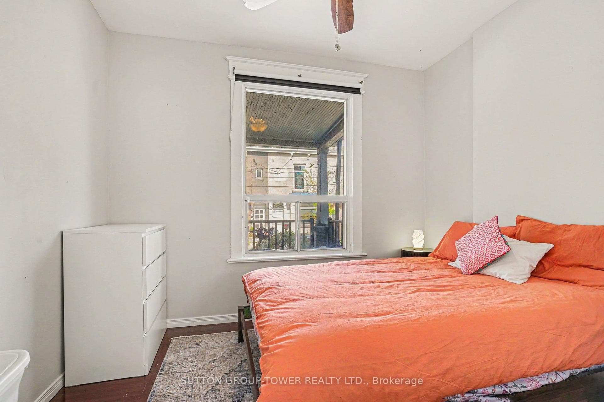 560 Indian Grove photo 14