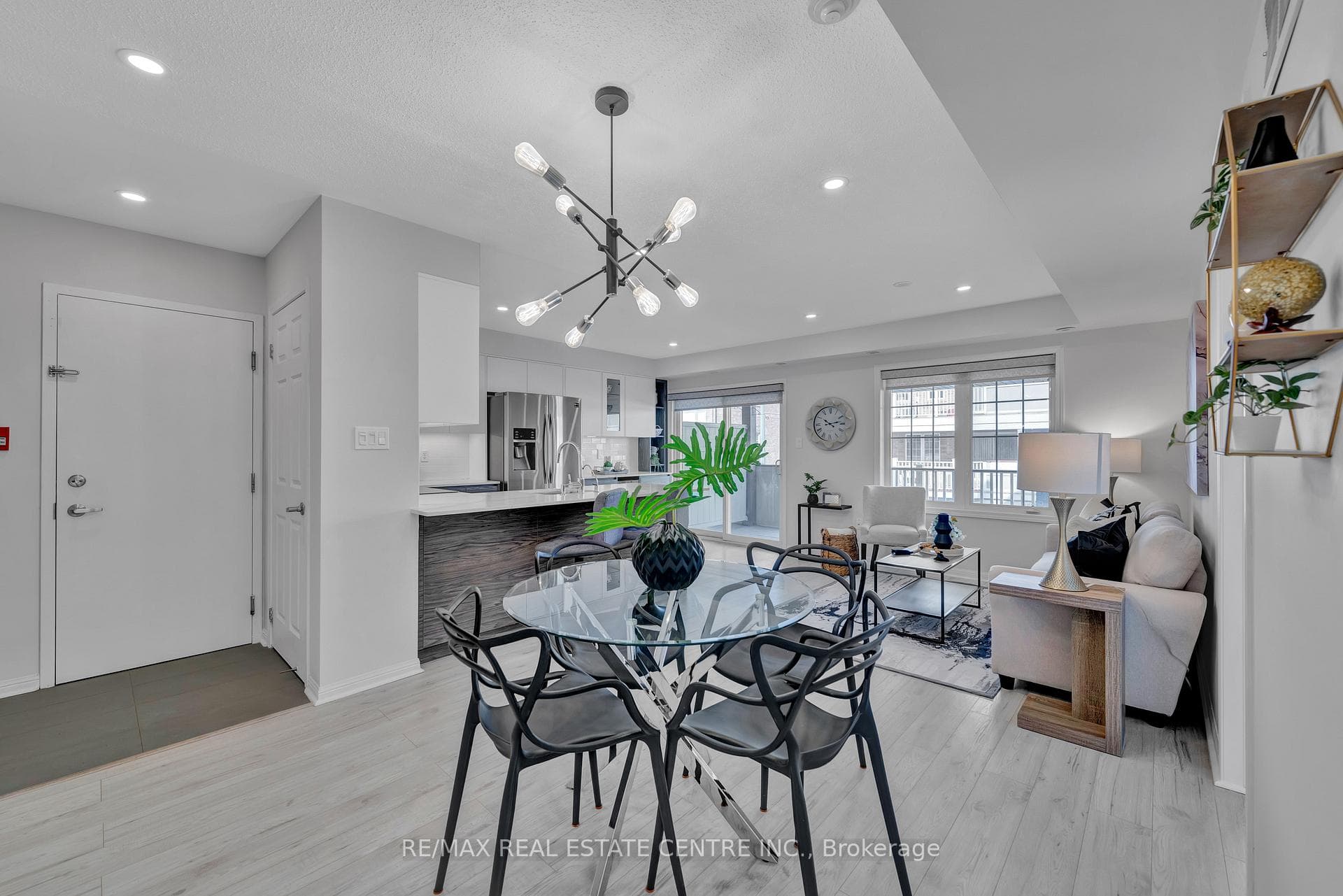 581 Dundas Street Street Unit 1 photo 7