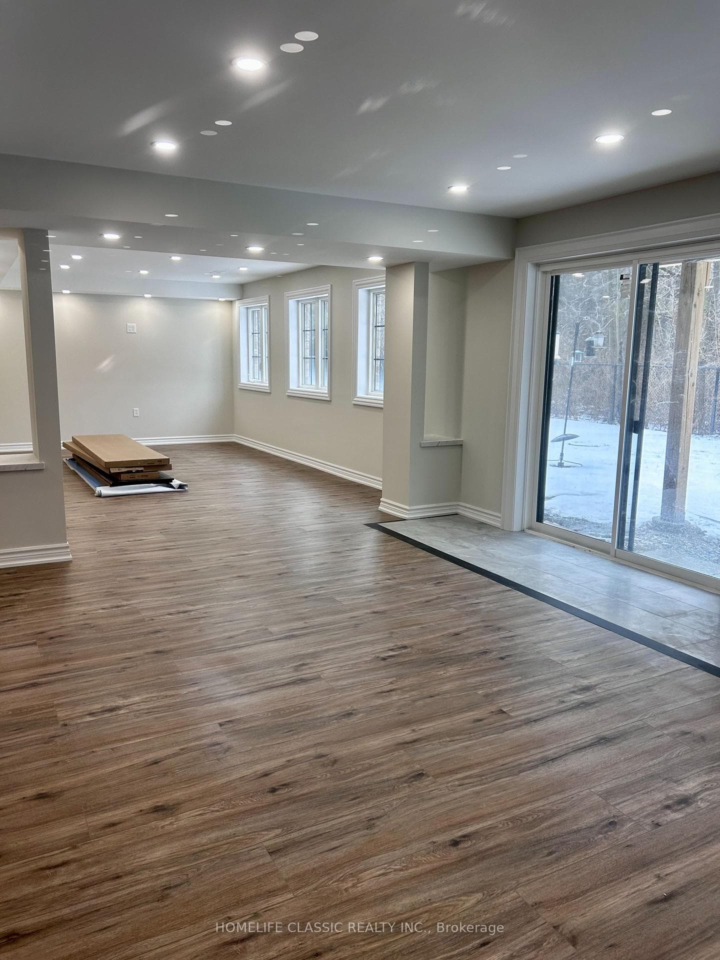 91 Crombie Street photo 33