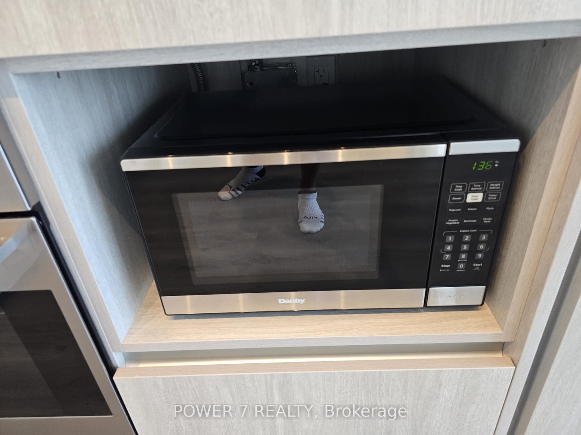 28 Interchange Way Unit 1503 photo 12