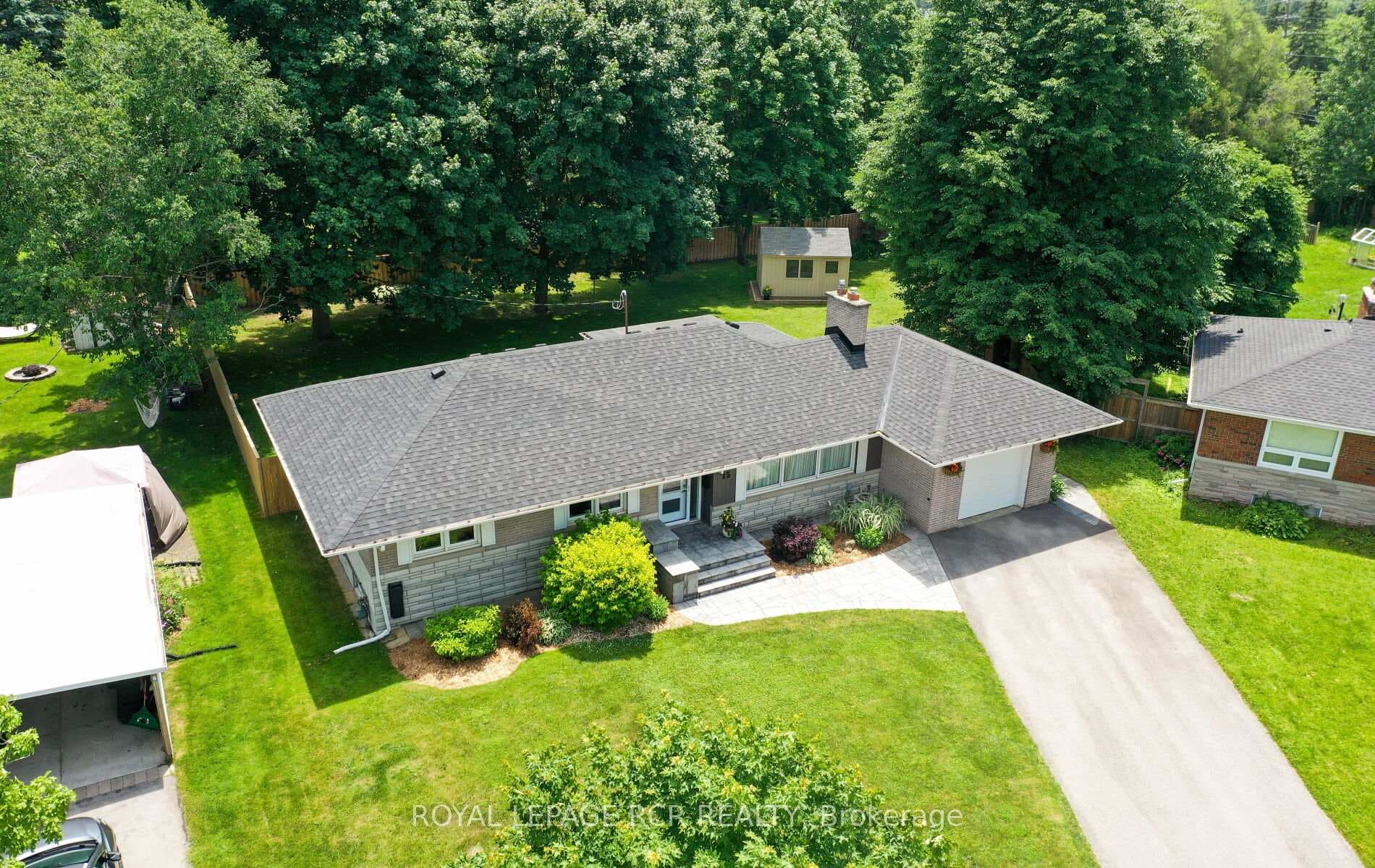 15 Banting Drive photo 4