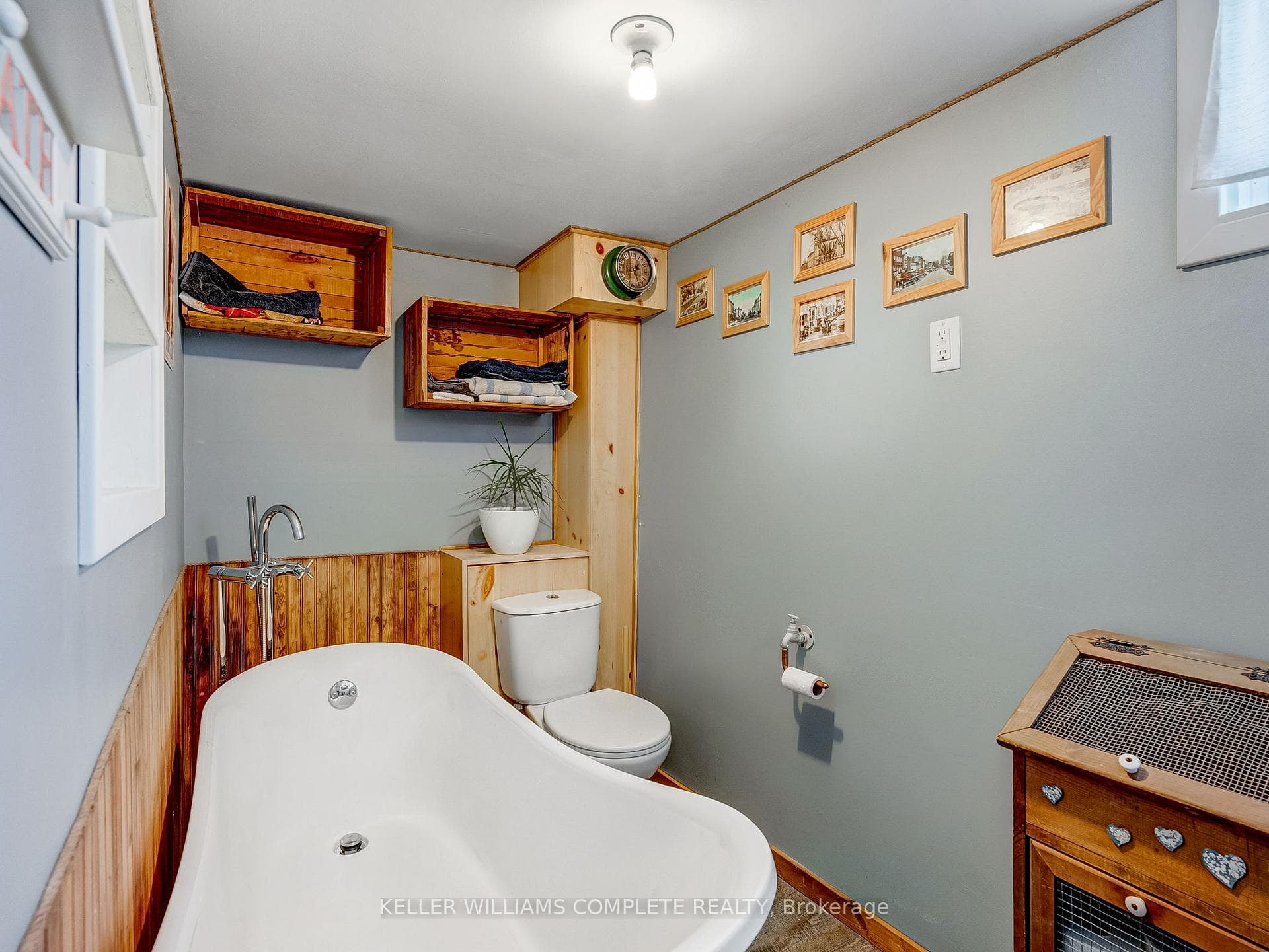 258 Metcalfe Street photo 31