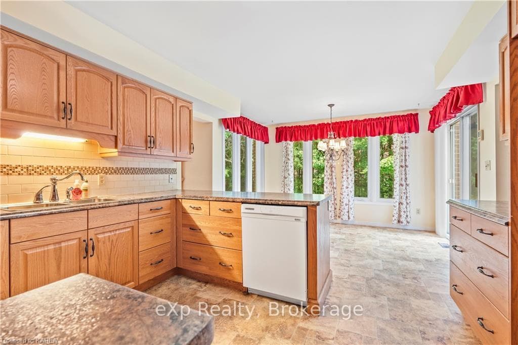 1063 DILLINGHAM Street photo 23