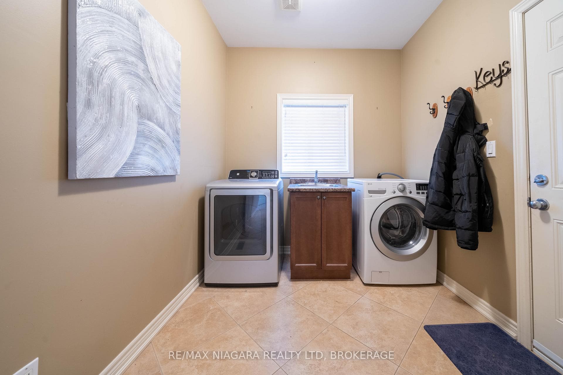 7102 ST MICHAEL Avenue photo 12