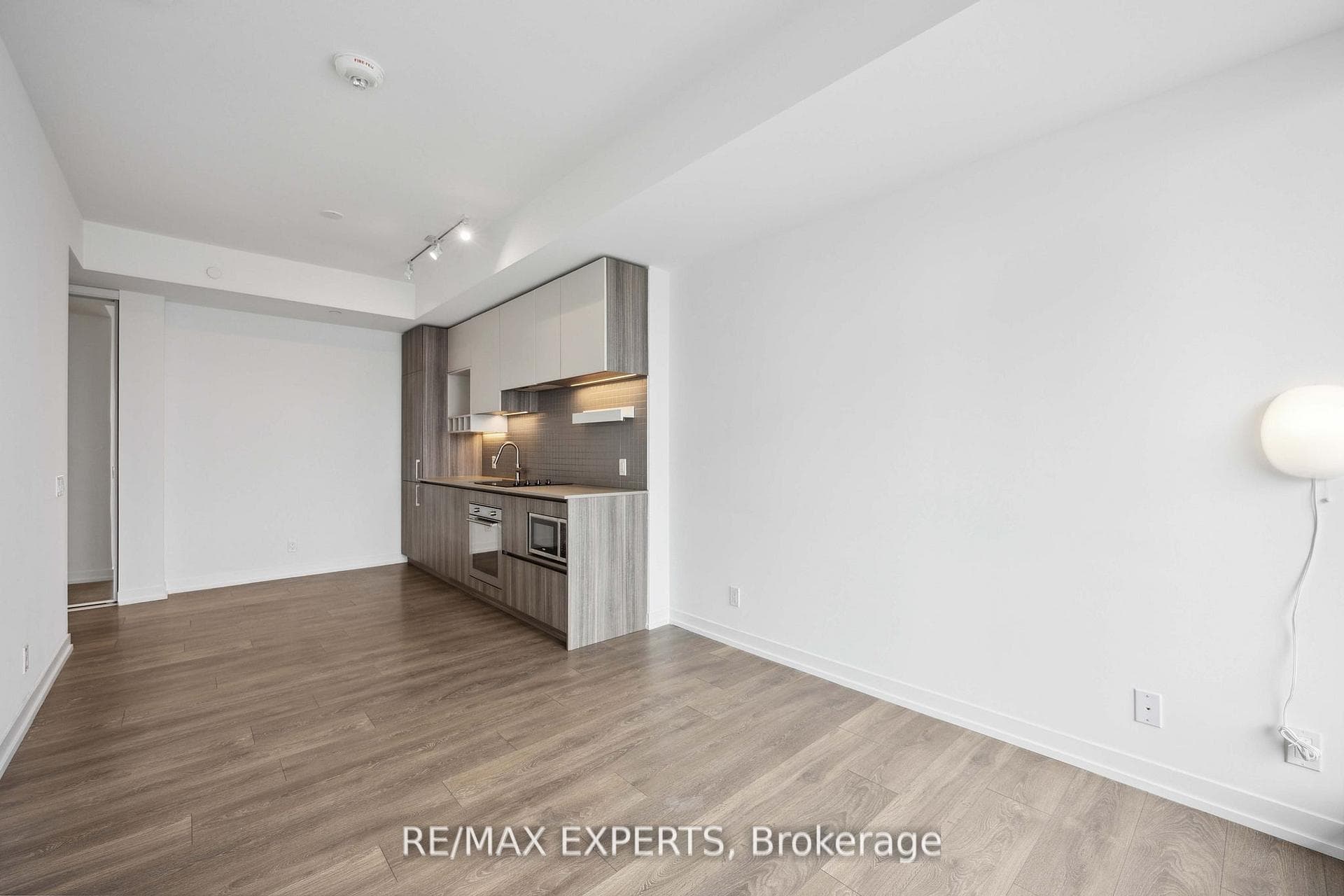 5 Buttermill Avenue Unit 5611 photo 18