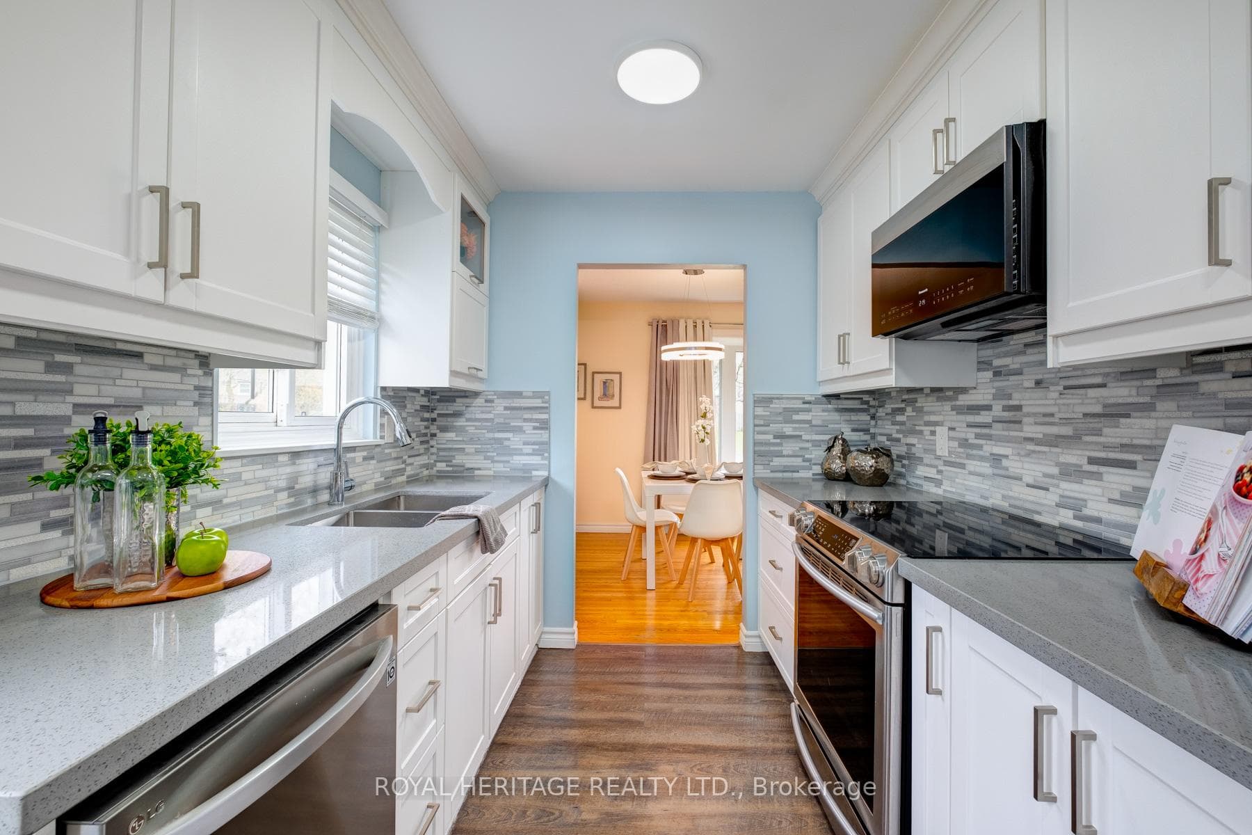 380 Burnley Court photo 2