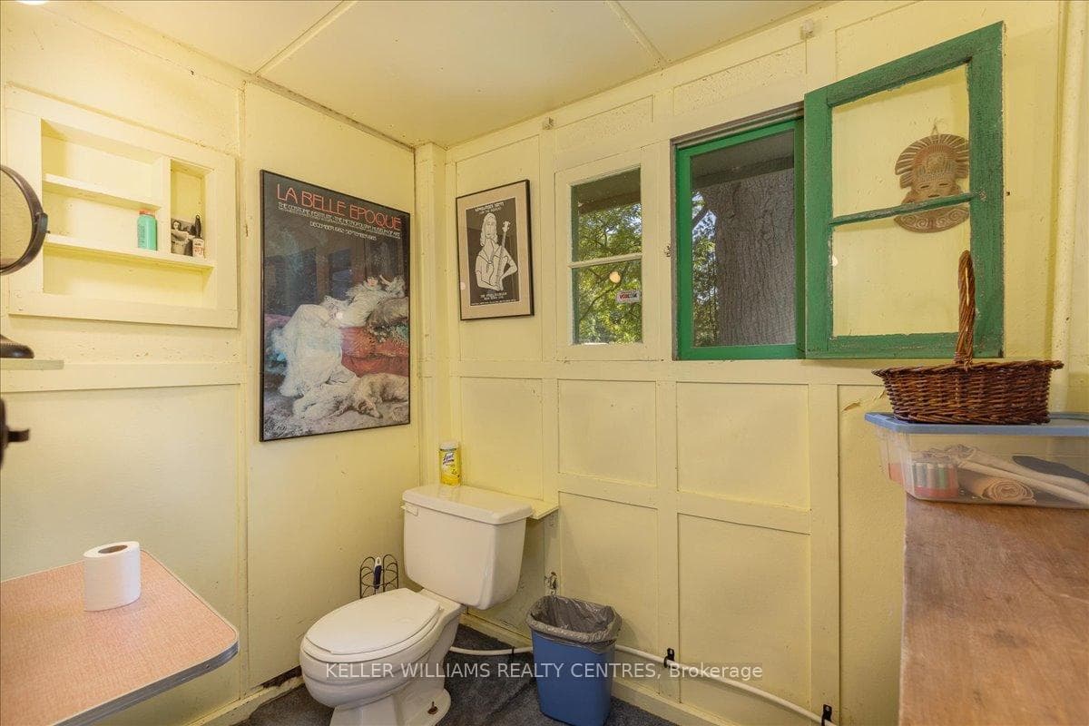 275 Lake Drive photo 16