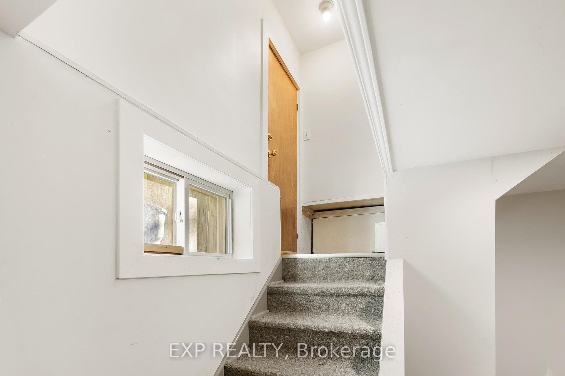 467 Grove Avenue photo 28