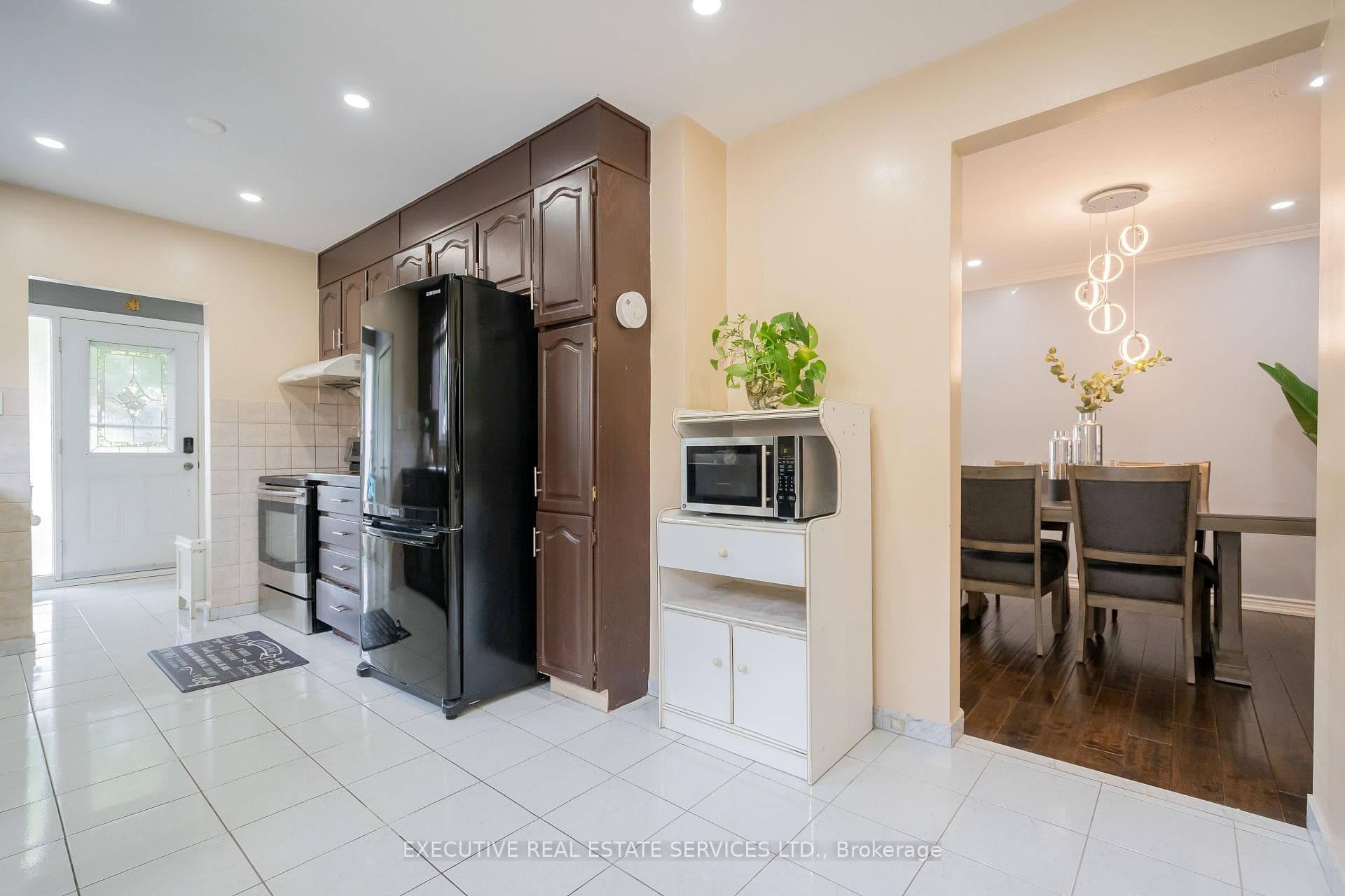 5 Goldsboro Road photo 14