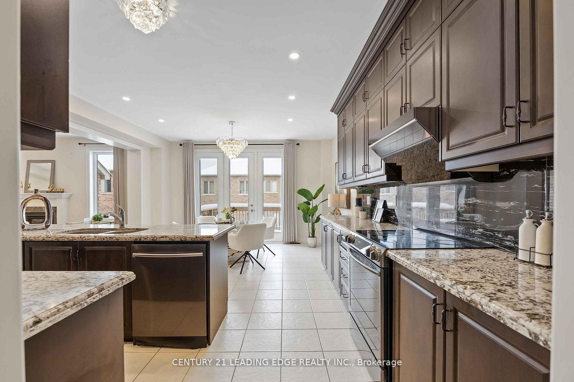 689 Somerville Drive photo 21