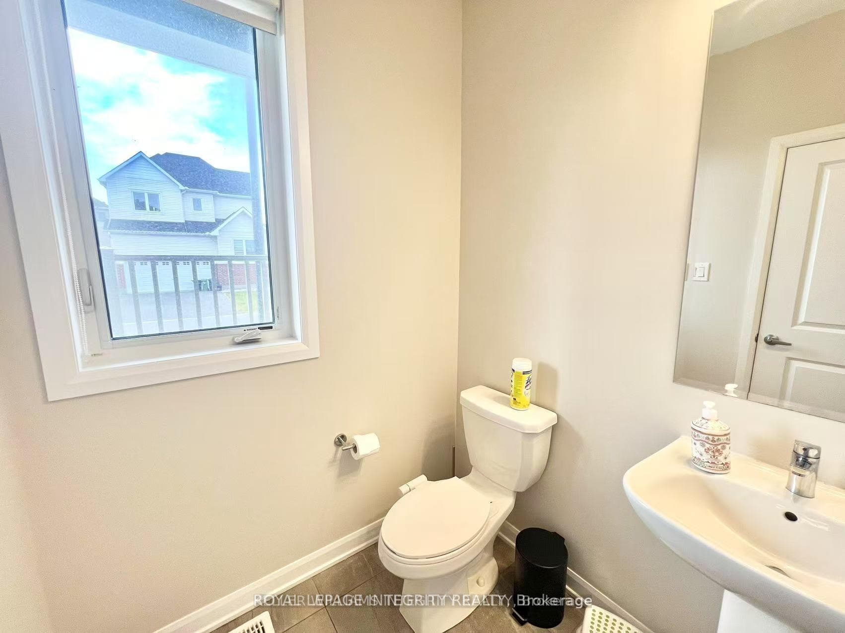 1042 Parabolica Way photo 25