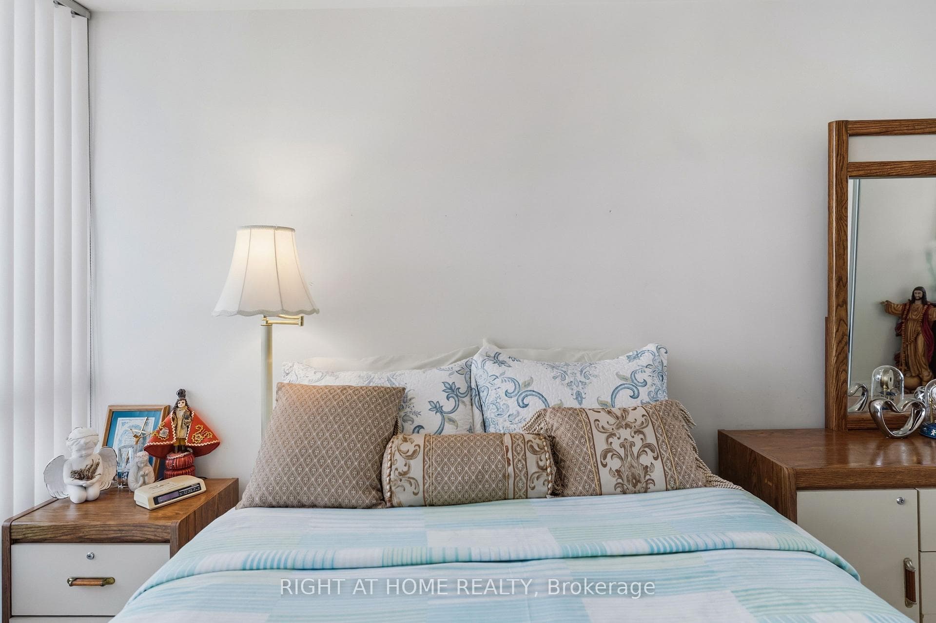 1359 Rathburn Road Unit 1007 photo 19