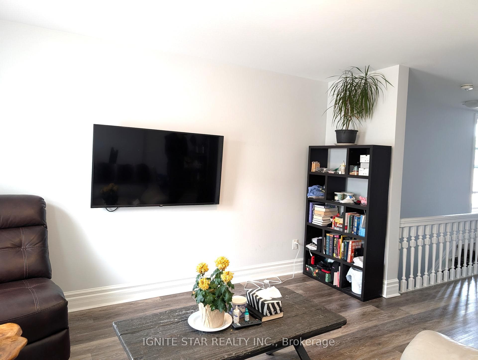 106 West Avenue Unit upper level photo 6