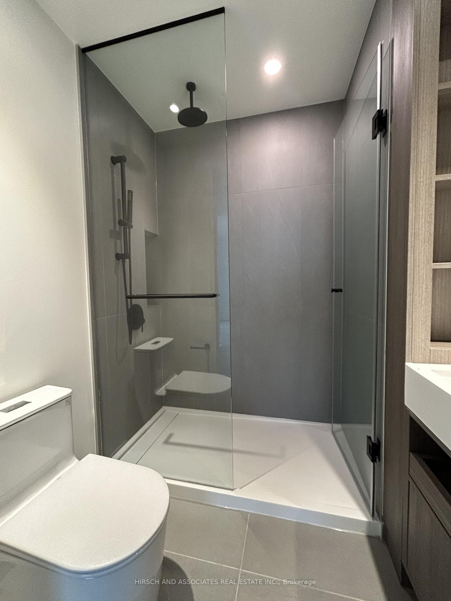 55 Charles Street Unit 3303 photo 9
