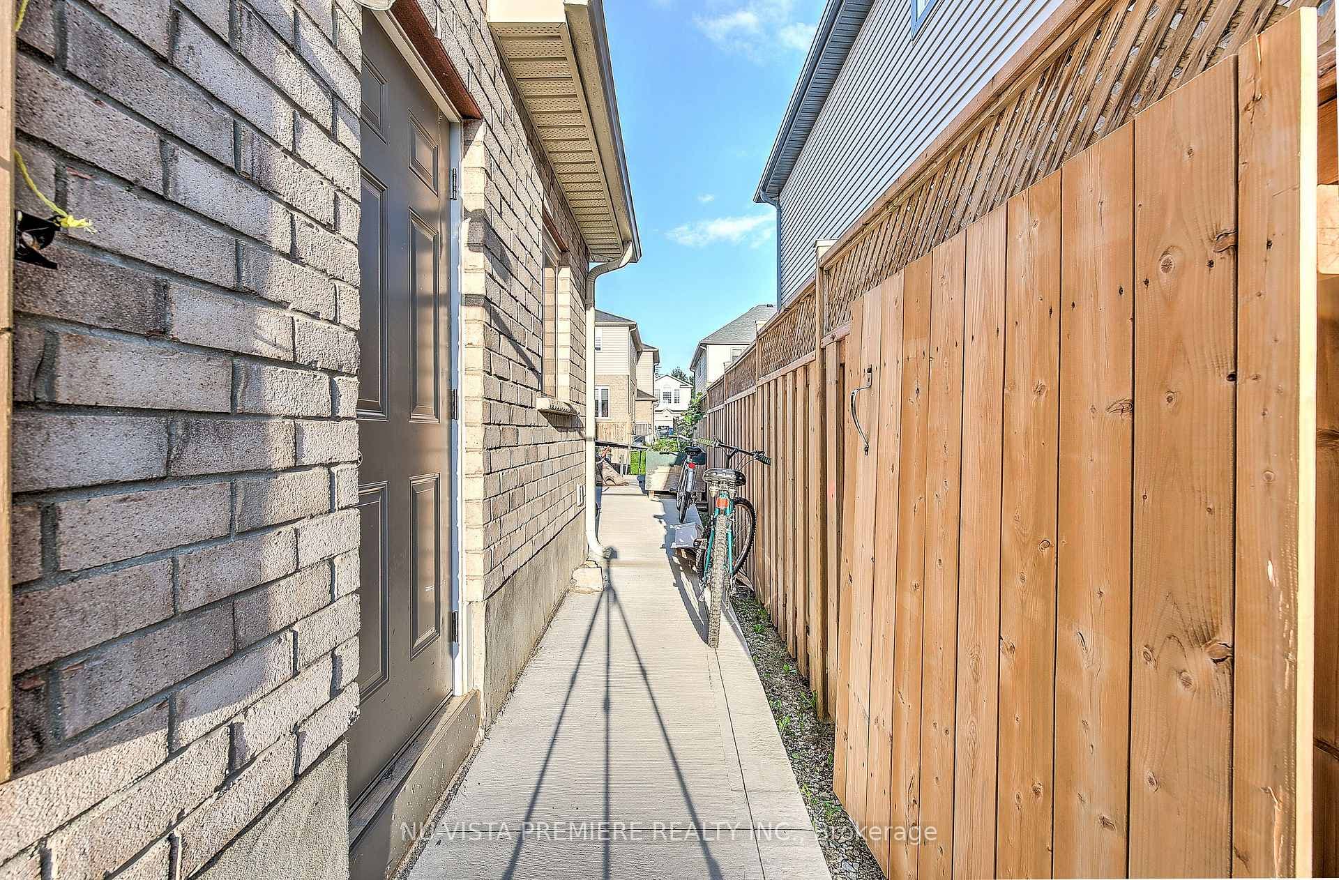 3300 Strawberry Walk photo 34