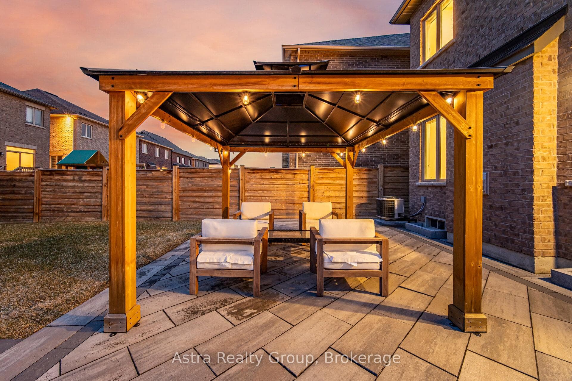 138 Alistair Crescent photo 37