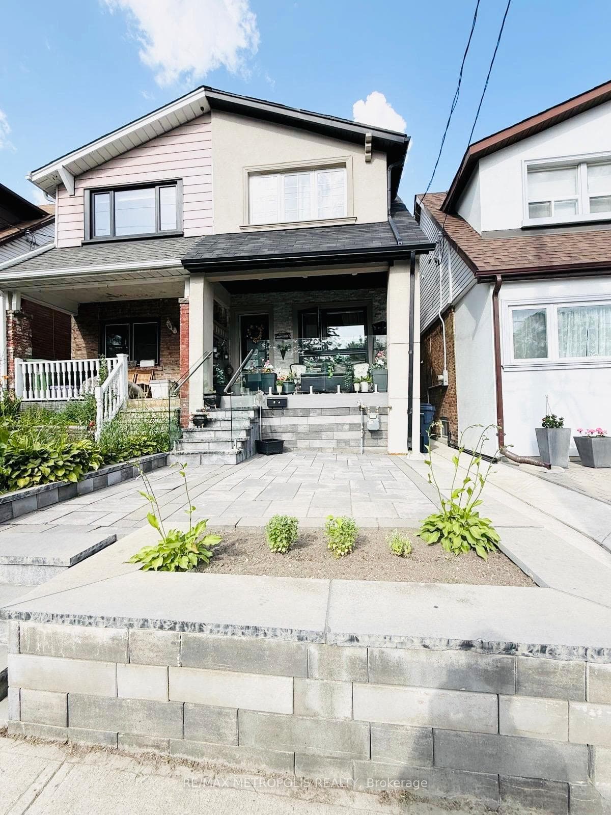 383 Coxwell Avenue Unit MAIN & UPPER photo 1