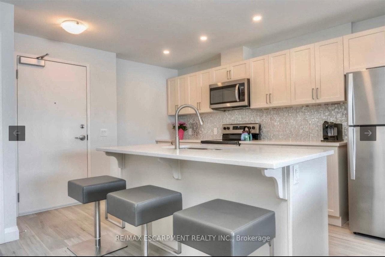 5 Wake Robin Drive Unit 210 photo 15