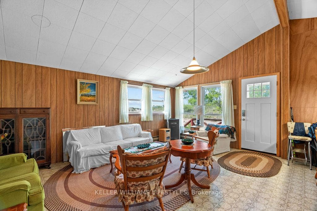 7403 SANDERSON Road photo 11