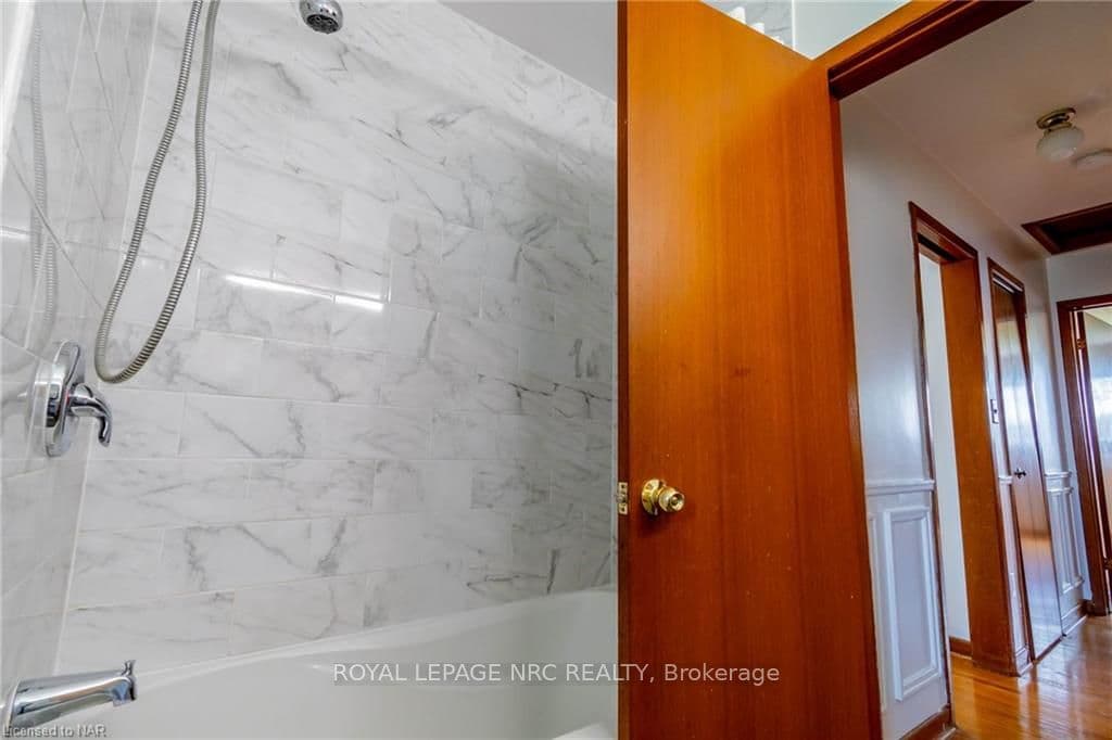 89 ALLAN Drive photo 12